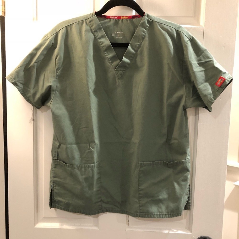 Women’s size SMALL scrub top